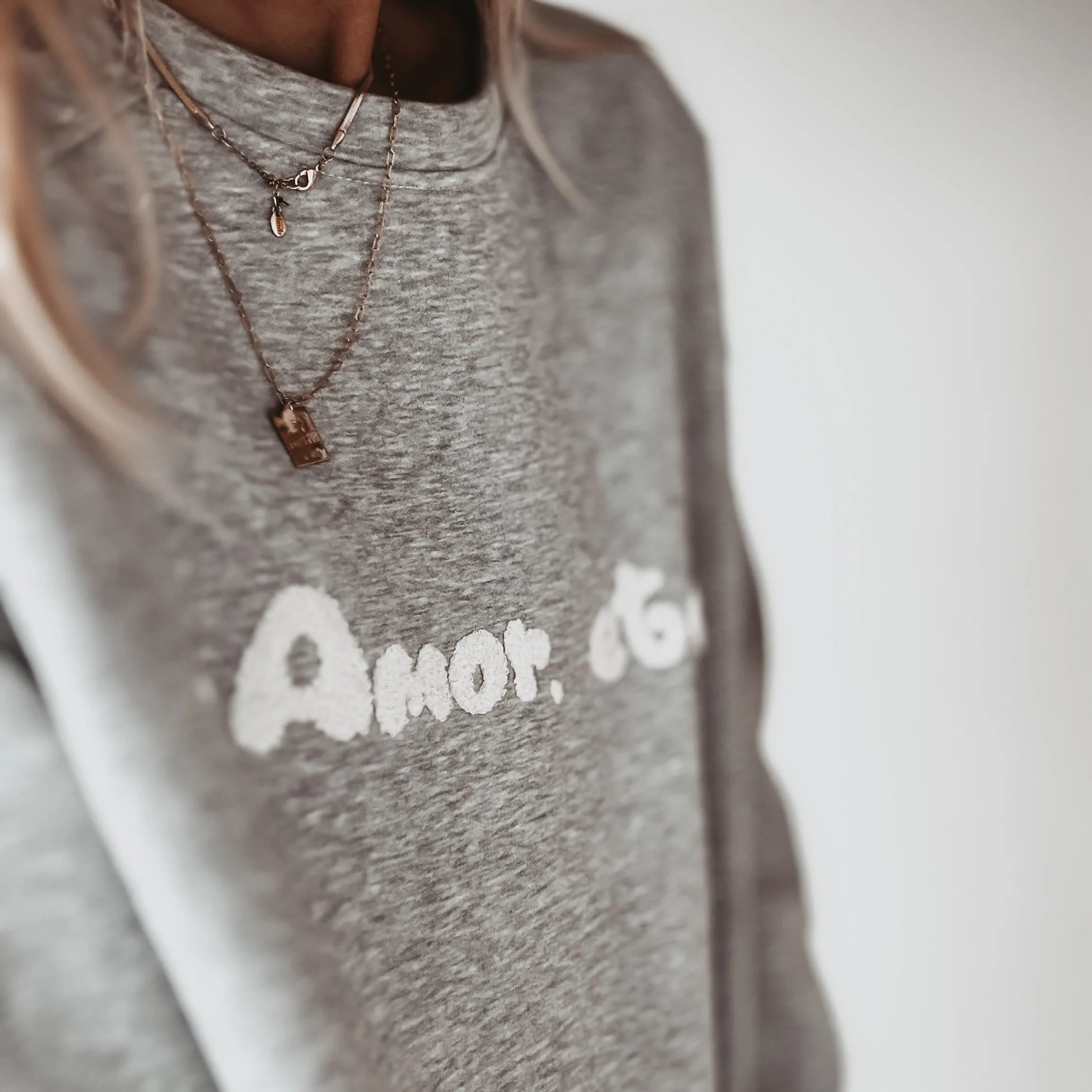 AMOR ETC grey sweatshirt *NEW*