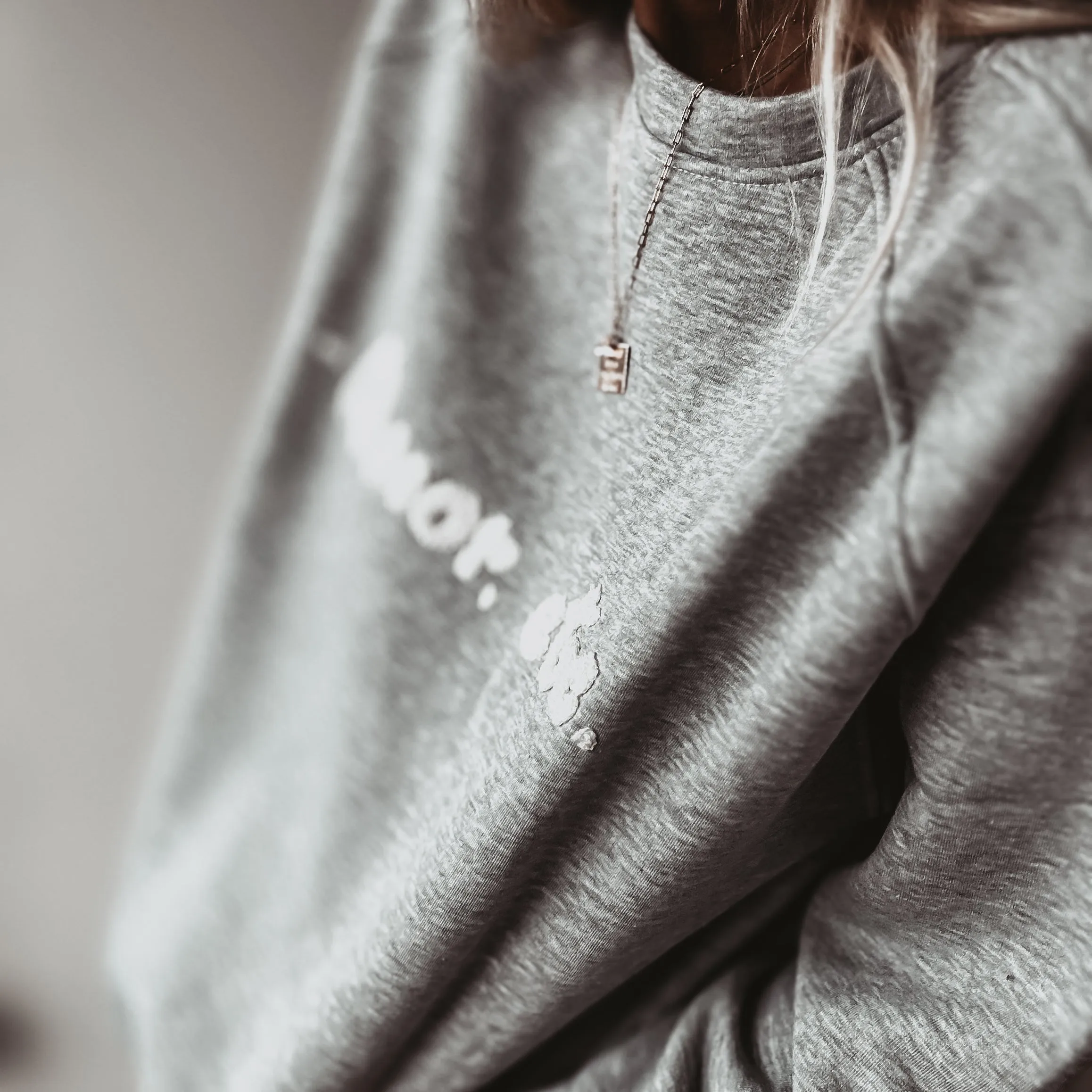 AMOR ETC grey sweatshirt *NEW*